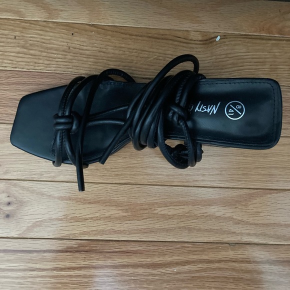 Nasty Gal Heel the Love Strappy Block Heel - Picture 3 of 4